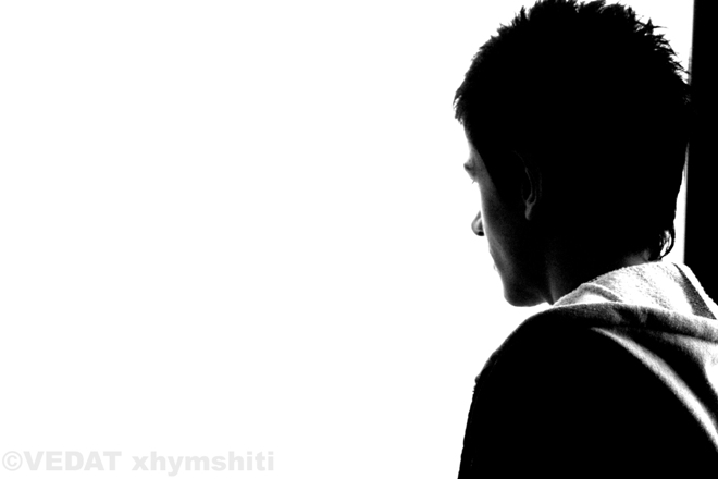 Bardh� e Zi/Black & White, by Vedat Xhymshiti